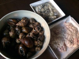 H29年11月2日　北海道産　たら白子（生）広島産　生牡蠣　鳥取産　バイ貝　煮つけで